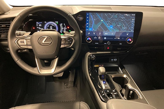 Lexus NX450h+ 8 of 23
