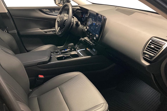 Lexus NX450h+ 6 of 23