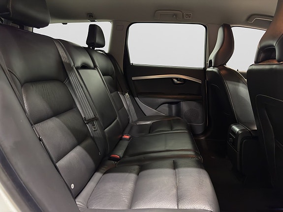 Volvo V70 10 of 30