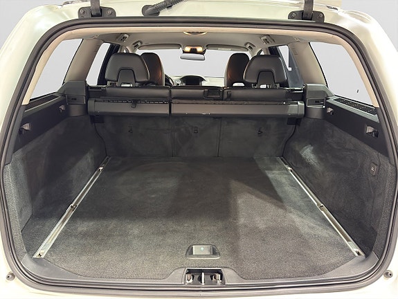 Volvo V70 11 of 30