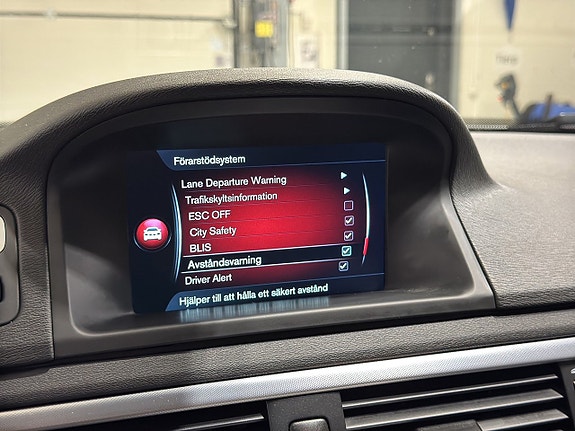 Volvo V70 21 of 30