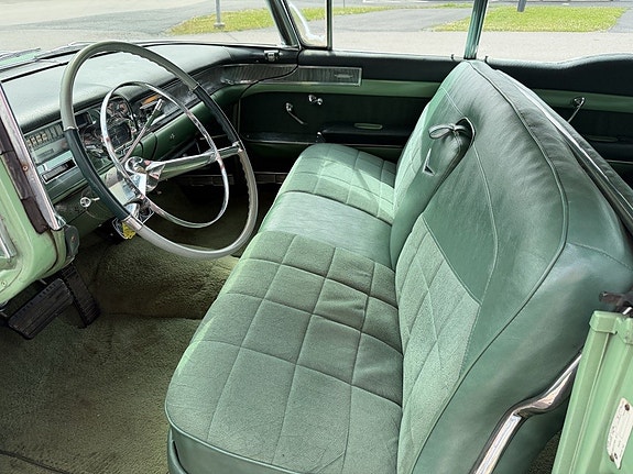 Cadillac Deville 14 of 30