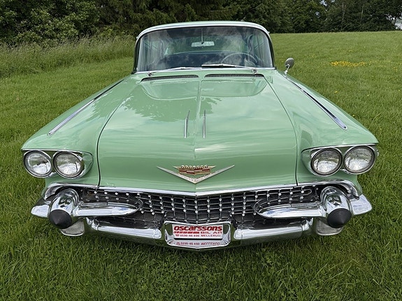 Cadillac Deville 7 of 30