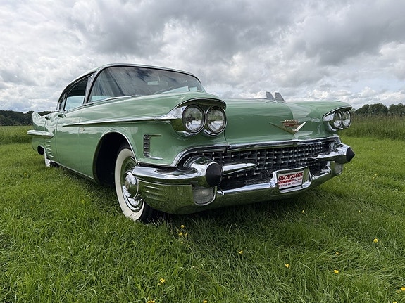 Cadillac Deville 11 of 30