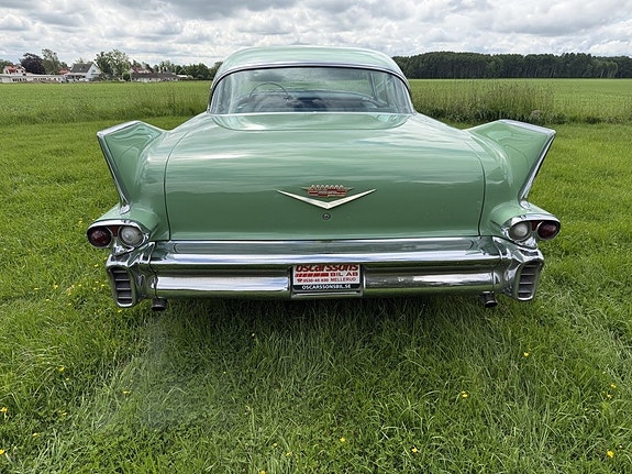 Cadillac Deville 9 of 30