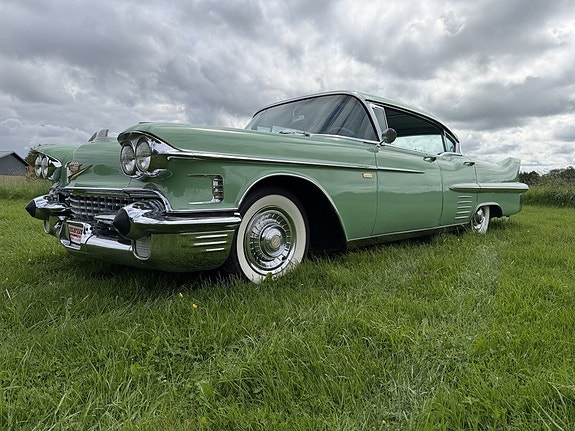 Cadillac Deville 12 of 30