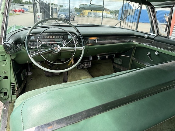Cadillac Deville 15 of 30