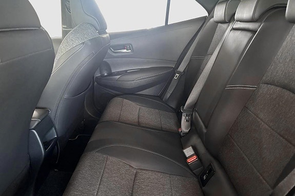 Toyota Corolla 15 of 15