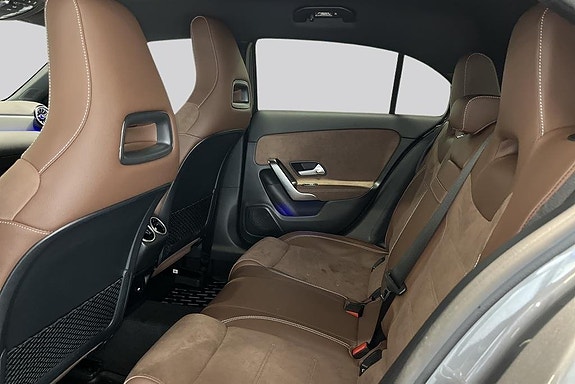 Mercedes-Benz A250 e 9 of 14