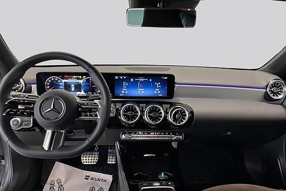 Mercedes-Benz A250 e 7 of 14