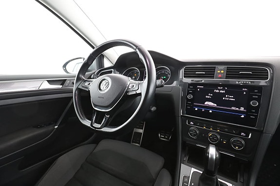 Volkswagen Golf Alltrack 14 of 30