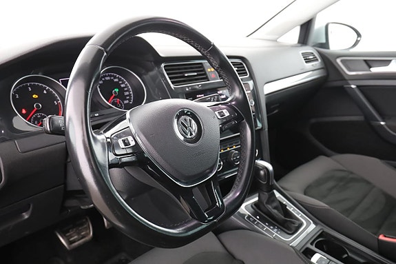 Volkswagen Golf Alltrack 12 of 30