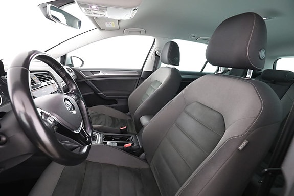 Volkswagen Golf Alltrack 11 of 30