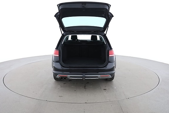 Volkswagen Golf Alltrack 17 of 30