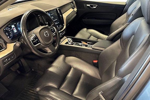 Volvo XC60 11 of 30