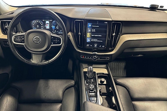 Volvo XC60 10 of 30