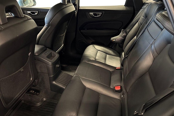 Volvo XC60 13 of 30