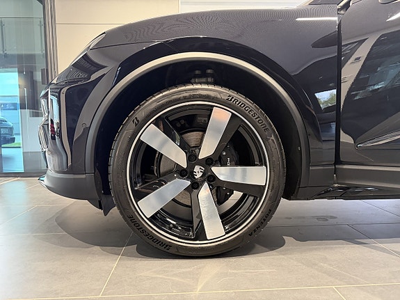 Porsche Macan 4 6 of 18
