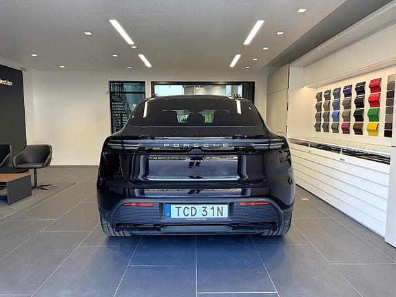 Porsche Macan 4 5 of 5