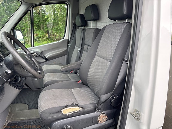 Volkswagen Crafter 13 of 30