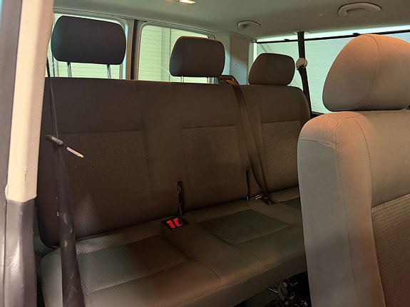 Volkswagen Caravelle 11 of 19