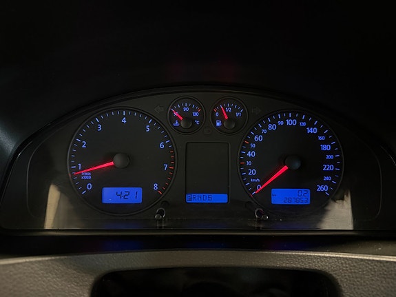 Volkswagen Caravelle 18 of 19