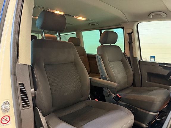 Volkswagen Caravelle 14 of 19