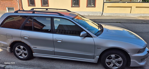 Mitsubishi Galant 2 of 3