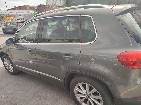 Volkswagen Tiguan 3 of 5