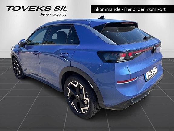 Volkswagen T-Roc 4 of 5