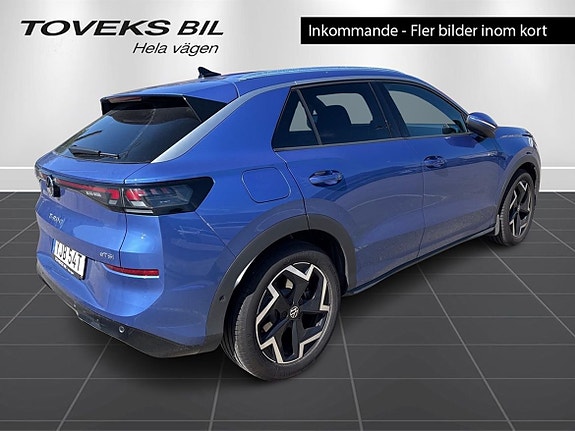Volkswagen T-Roc 3 of 5