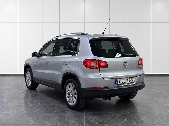 Volkswagen Tiguan 3 of 15