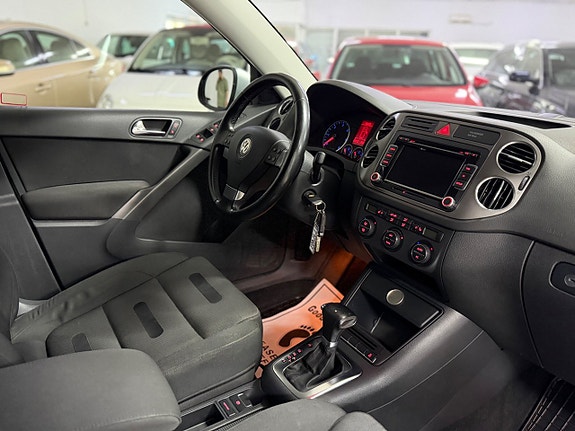 Volkswagen Tiguan 10 of 15