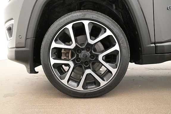 Jeep Compass 27 of 27