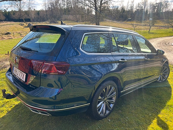 Volkswagen Passat 2 of 5