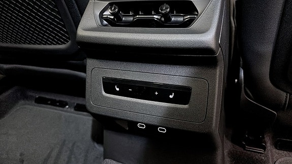 Audi Q6 e-tron 18 of 27