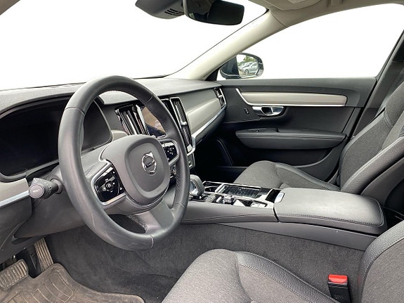 Volvo V90 2 of 4