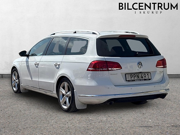 Volkswagen Passat 2 of 5