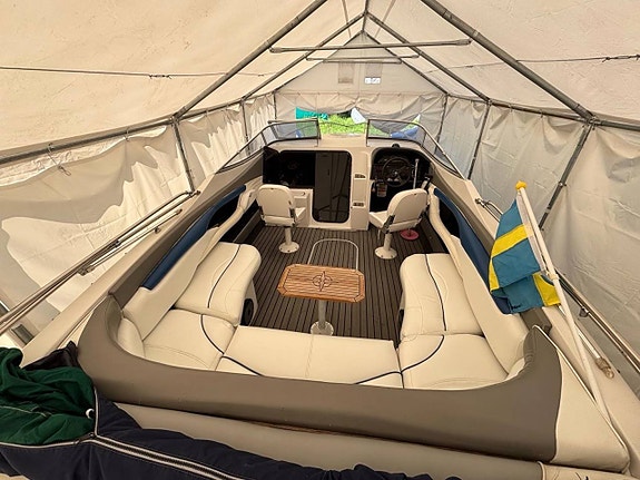 Motorbåt Four Winns Sundowner 245 -1999 | Trailer & Hamnkape 3 of 3