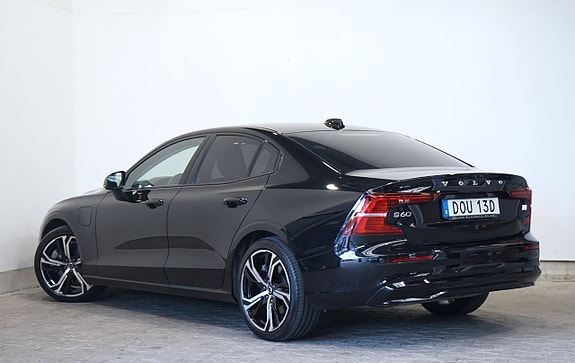 Volvo S60 3 of 5
