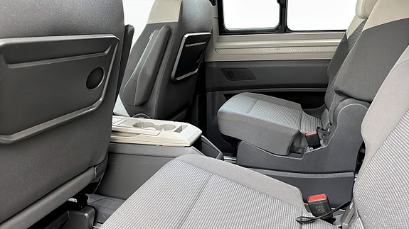 Volkswagen Multivan 11 of 20