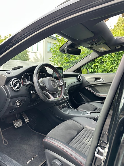 Mercedes-Benz GLA200 6 of 10