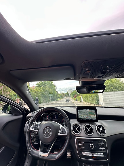 Mercedes-Benz GLA200 7 of 10