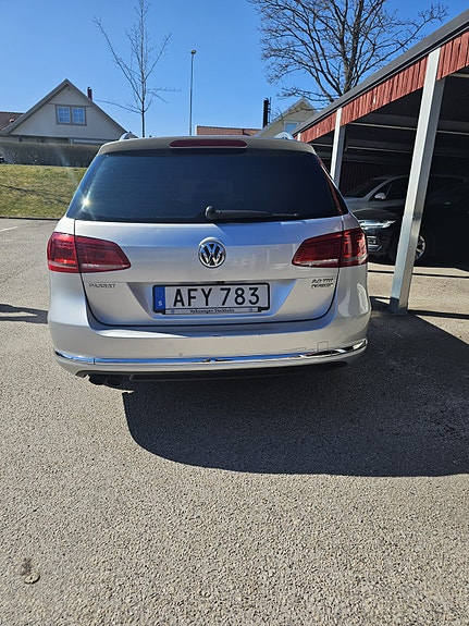 Volkswagen Passat 7 of 12