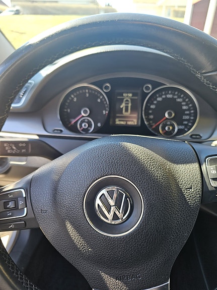 Volkswagen Passat 12 of 12