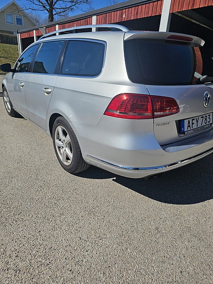 Volkswagen Passat 10 of 12