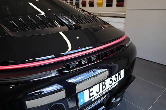 Porsche 911 Carrera 4 GTS 8 of 23