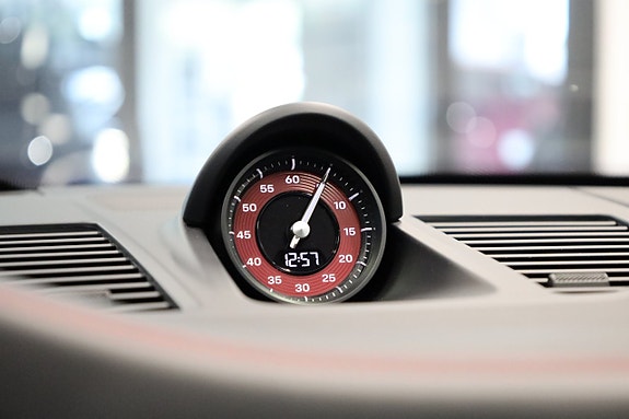 Porsche 911 Carrera 4 GTS 14 of 23