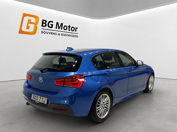 BMW 118i 4 of 5