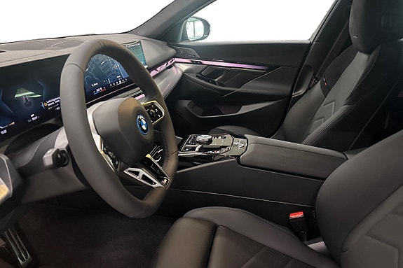 BMW i5 12 of 19